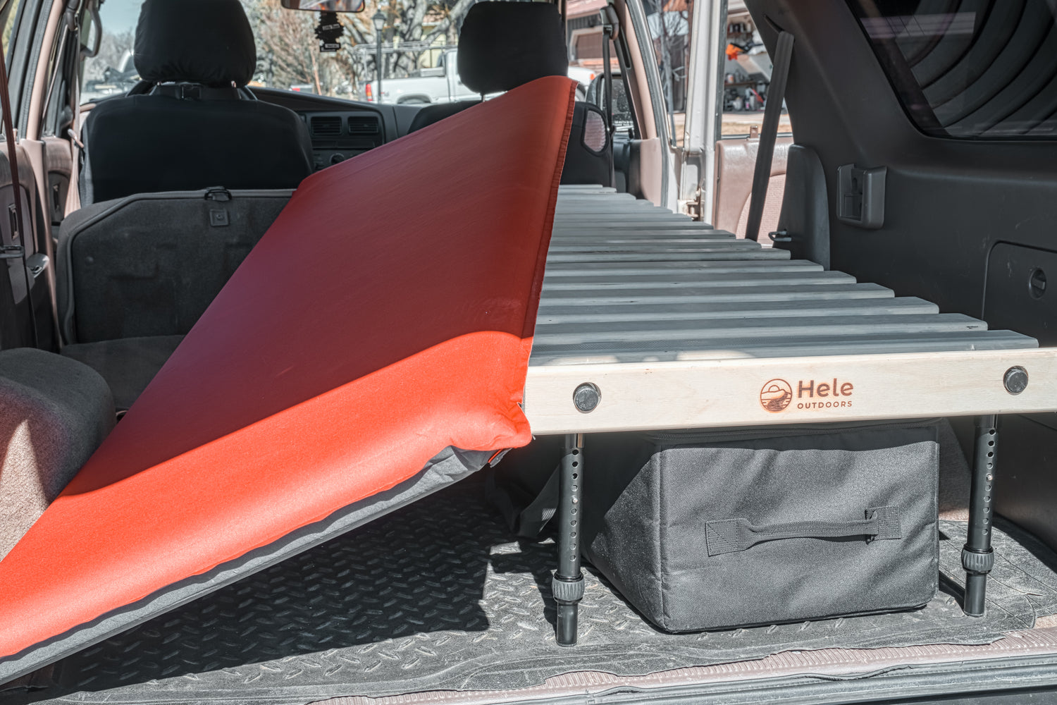 Sleeping pad for the Hele Box car camping platform